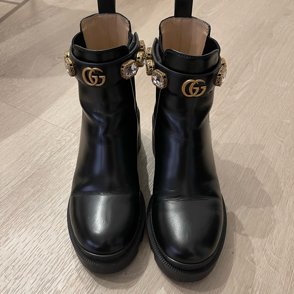 Gucci Leather Ankle Boot With Jeweled Belt